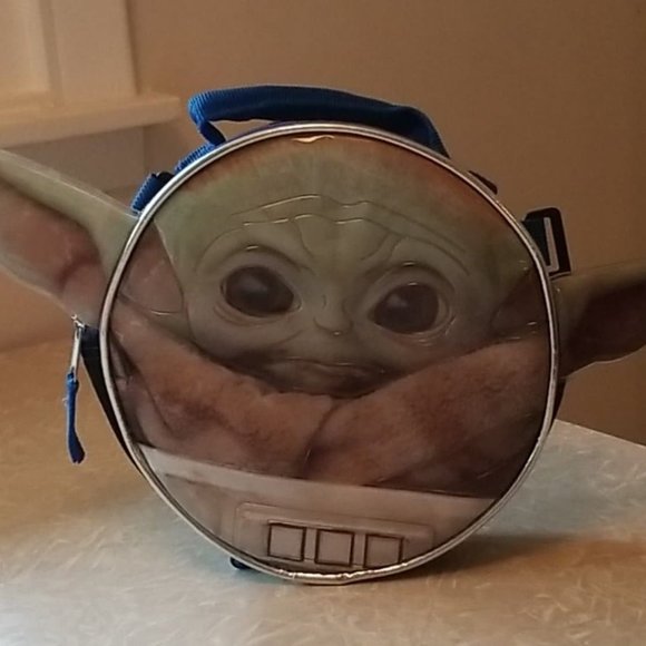 Star Wars Baby Yoda Kid's Circle Zipper Lunch Pail by Lucas Films - Picture 1 of 4